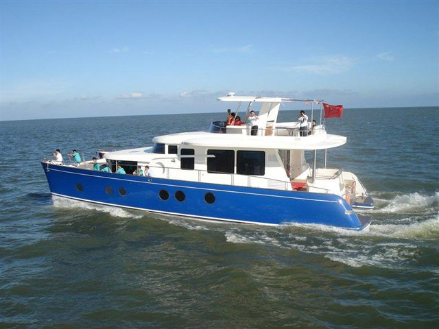 Apollo 6302' Catamaran